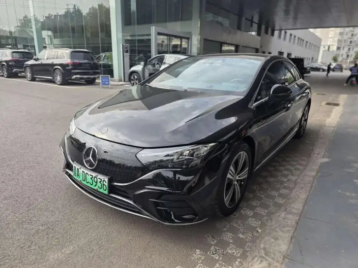 Mercedes-Benz EQE 2025 Model EQE 500 4MATIC Deluxe Edition – фото 1