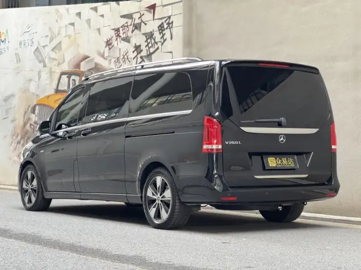 Mercedes-Benz V-Class 2022 Model V 260 L Long wheelbase Premium Edition – фото 3
