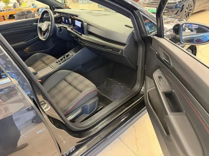 Volkswagen Golf GTI 2021 Model 380TSI DSG GTI – фото 6