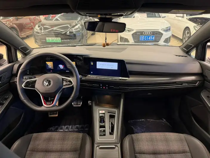 Volkswagen Golf GTI 2021 Model 380TSI DSG GTI – фото 7