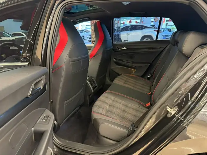 Volkswagen Golf GTI 2021 Model 380TSI DSG GTI – фото 9