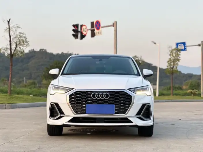AUDI Q3 Sportback 2022 Model 40 TFSI Fashion Model – фото 2