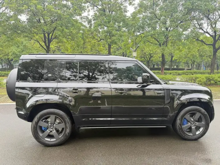 Land Rover Defender 2024 Model 110 3.0T P400 X-Dynamic HSE – фото 7