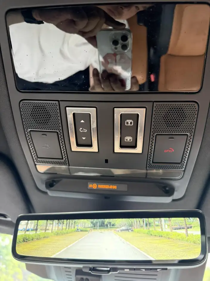 Land Rover Defender 2024 Model 110 3.0T P400 X-Dynamic HSE – фото 9