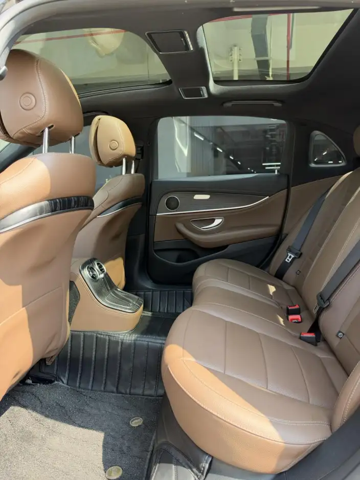 Mercedes-Benz E-Class 2023 Model E 260 L sedan – фото 6