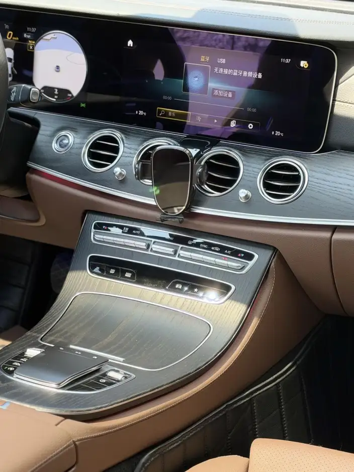 Mercedes-Benz E-Class 2023 Model E 260 L sedan – фото 8