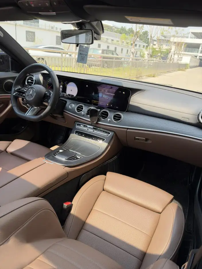 Mercedes-Benz E-Class 2023 Model E 260 L sedan – фото 9