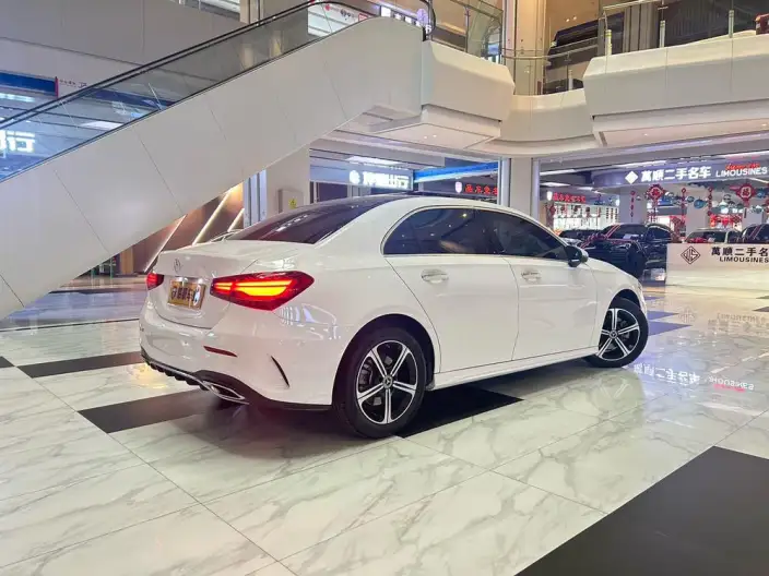 Mercedes-Benz A-class 2023 Model A 200 L Sports sedan Fashion Edition – фото 6