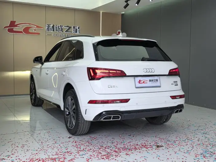 Audi Q5L 2023 Model 40T Luxury Dynamic Model – фото 4