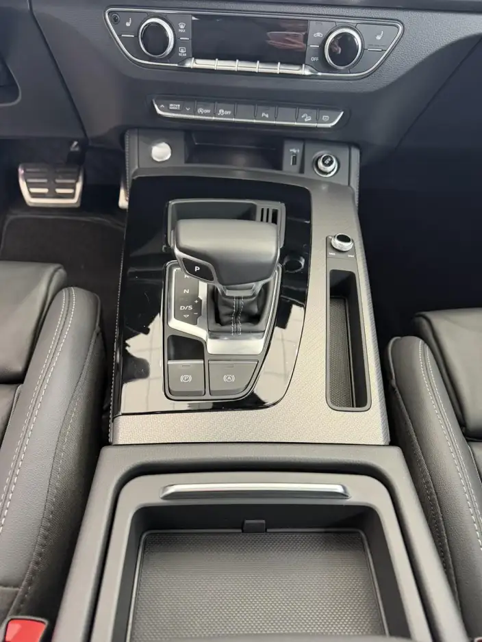 Audi Q5L 2023 Model 40T Luxury Dynamic Model – фото 8