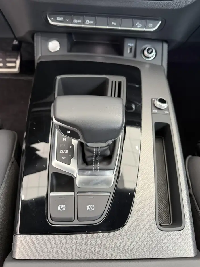 Audi Q5L 2023 Model 40T Luxury Dynamic Model – фото 9