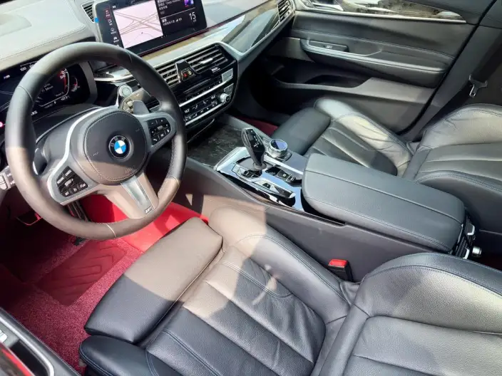 BMW 6 Series GT 2021 Model 630i M Sports Set – фото 9