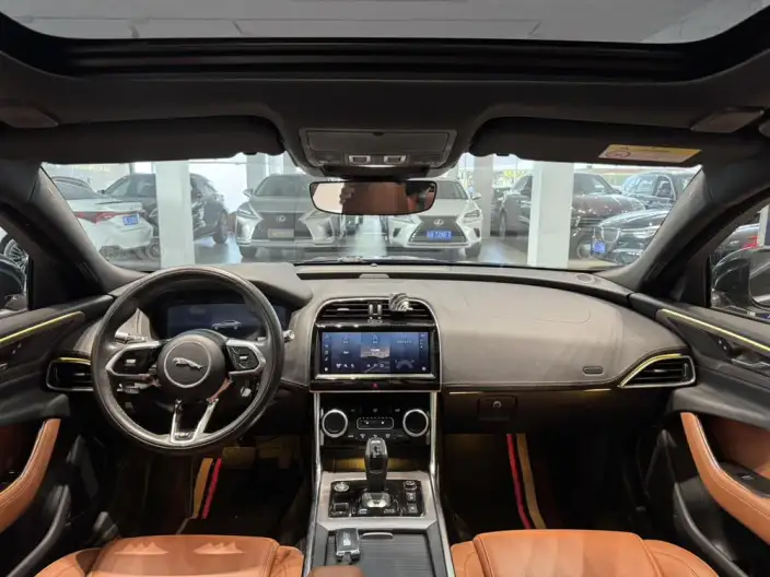 Jaguar XE L 2022 Model 2.0T 250PS R-DYNAMIC S Enterprising Sports Edition – фото 6