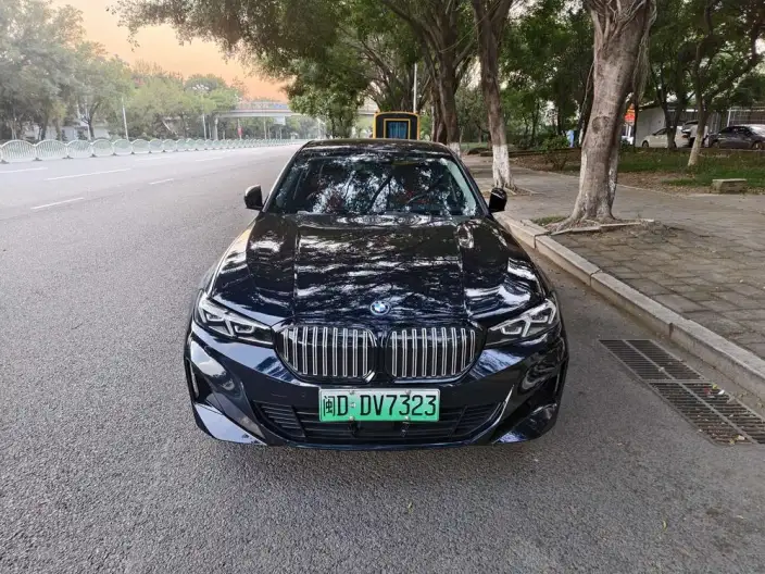 BMW i3 2023 Model eDrive40L Night Edition Sports Set – фото 2