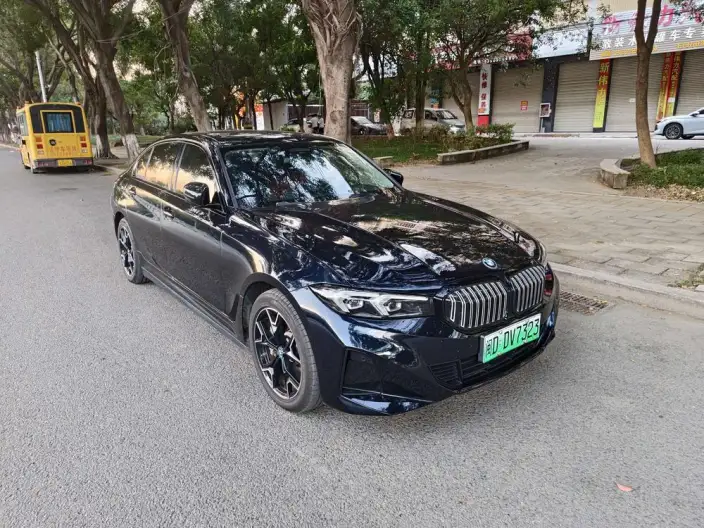 BMW i3 2023 Model eDrive40L Night Edition Sports Set – фото 3