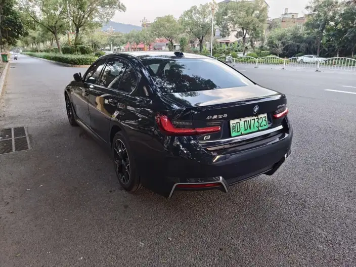 BMW i3 2023 Model eDrive40L Night Edition Sports Set – фото 4
