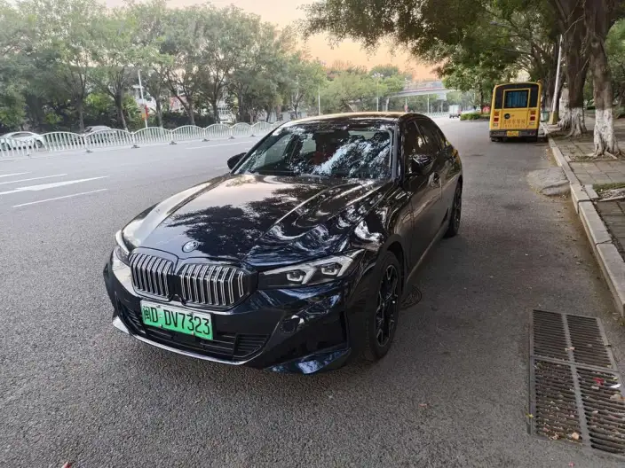 BMW i3 2023 Model eDrive40L Night Edition Sports Set – фото 10