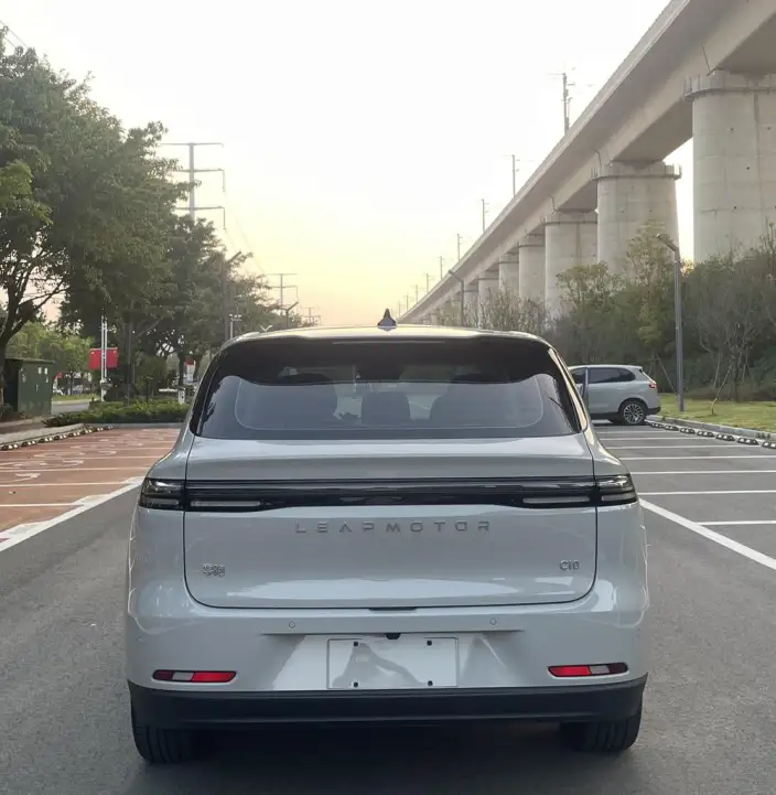 Leapmotor C10 2024 Model EV Edition 410 Comfort Edition – фото 6