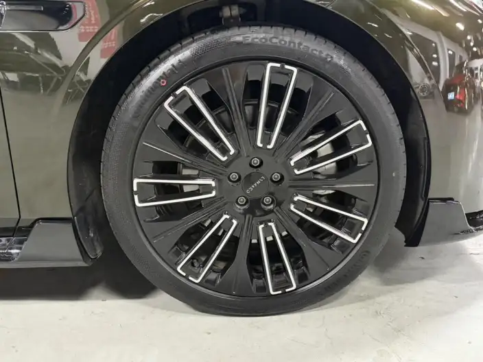 Lynk & Co 10 EM-P 2025 Model 240 4WD Ultra Sports Edition – фото 8