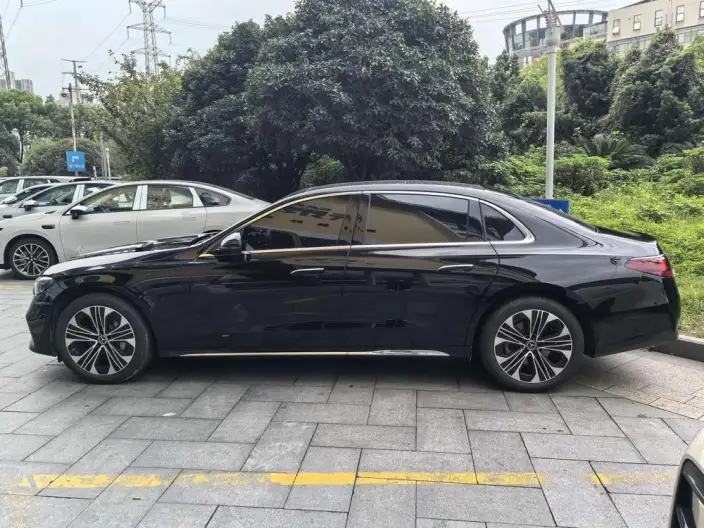 Mercedes-Benz E-Class 2026 Model E 300 L Luxury Model sedan – фото 4