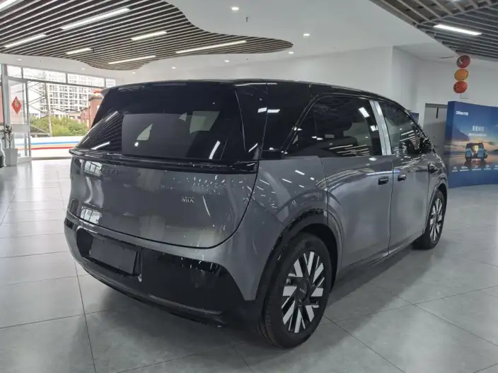 ZEEKR MIX 2025 Model 76kWh Smart Driving Edition – фото 7