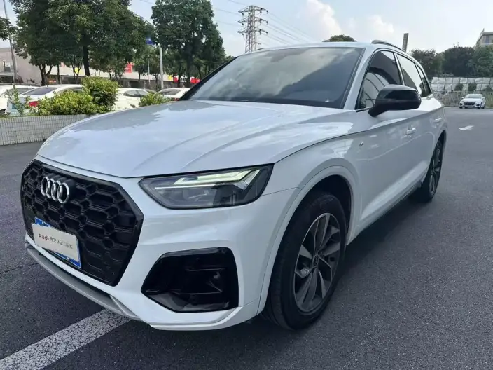 Audi Q5L 2023 Model 40T Luxury Dynamic Model – фото 1