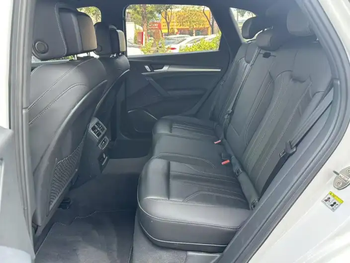 Audi Q5L 2023 Model 40T Luxury Dynamic Model – фото 9