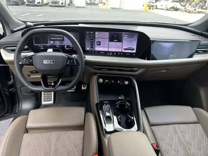 Audi Q5L 2026 Model 2.0T 10M Users Edition Edition – фото 7