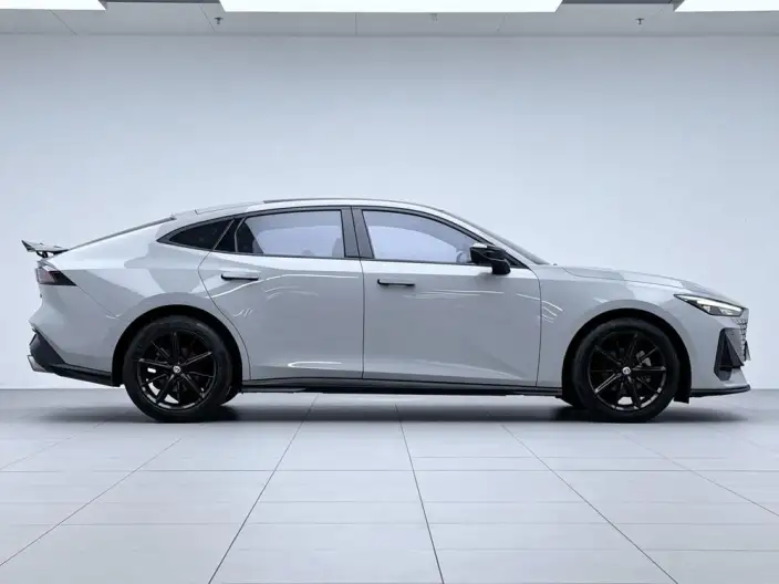 Changan UNI-V 2022 Model 1.5T Noble Model – фото 8