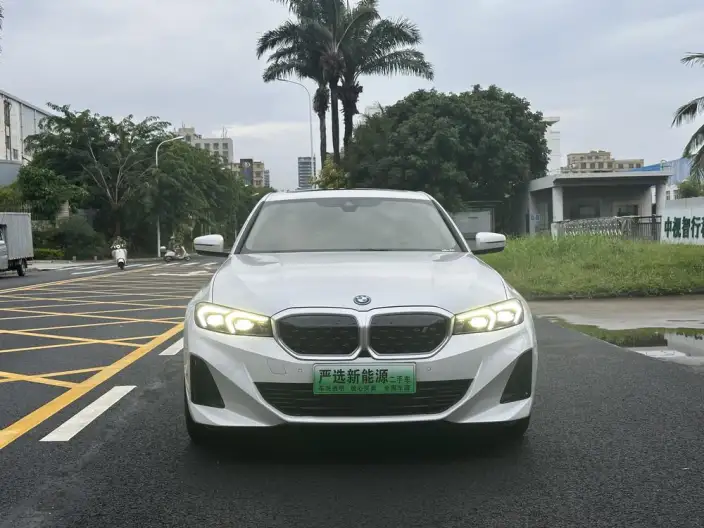 BMW i3 2025 Model eDrive35L – фото 2