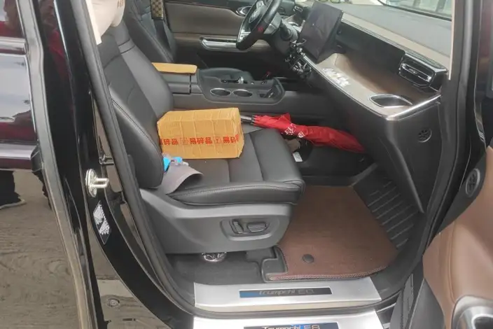GAC Trumpchi E8 PHEV 2024 Model 2.0ATK 150km MAX Edition – фото 9