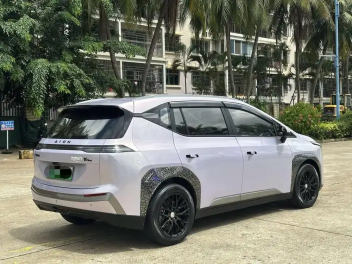 AION Y 2022 Model PLUS 70 Lexiang Edition – фото 6