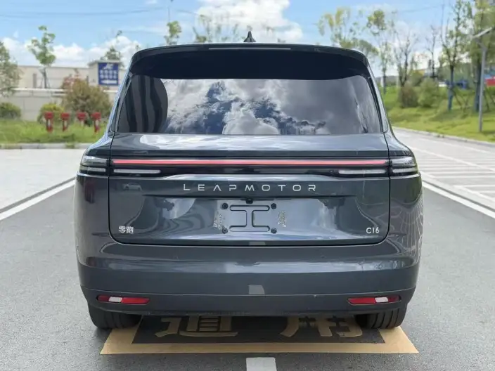 Leapmotor C16 2024 Model EV Edition 520 Exclusive Edition – фото 5
