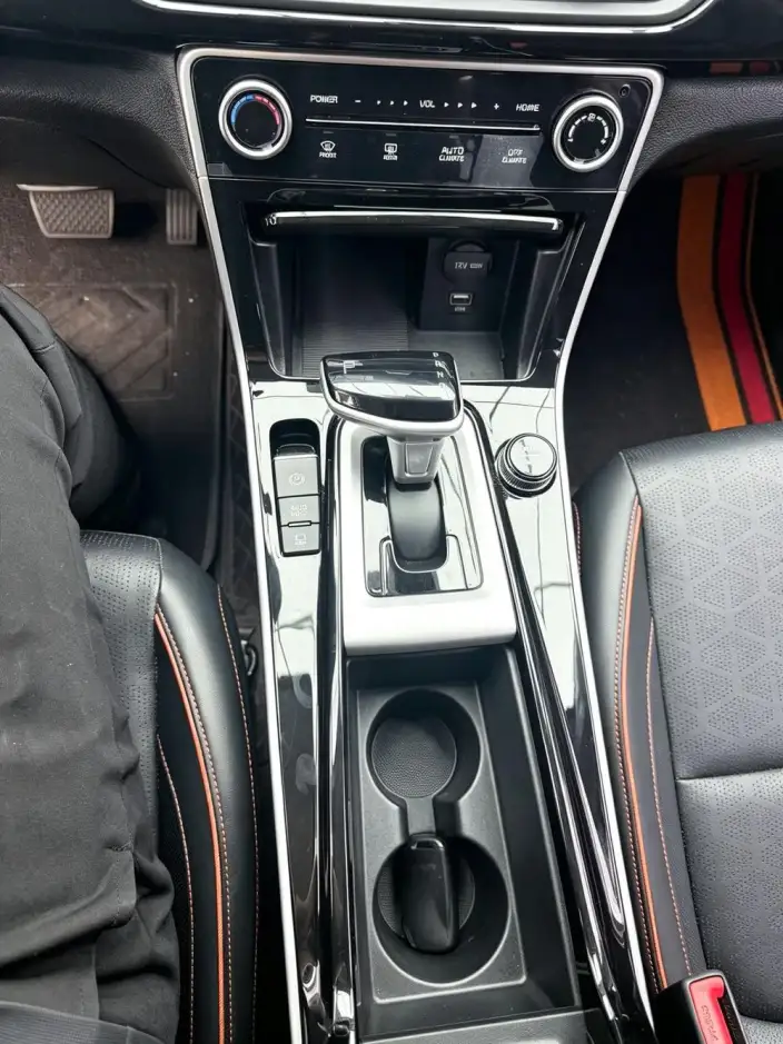 Kia Seltos 2023 Model 1.5L IVT Deluxe Edition – фото 8