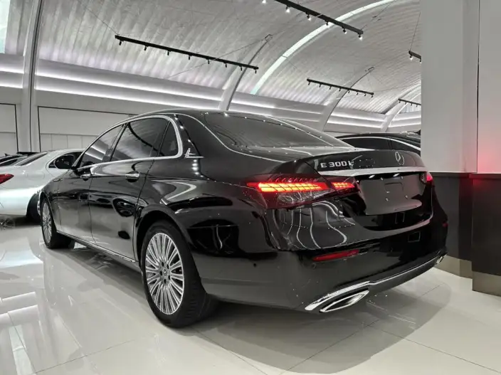 Mercedes-Benz E-Class 2022 Model Facelift II E 300 L Luxury Model sedan – фото 3