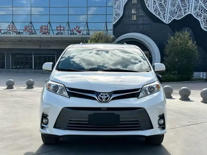 Sienna 2019 Model 3.5L Parallel Imported – фото 2