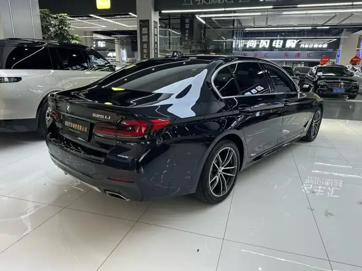 BMW 5 Series 2022 Model Facelift II 525Li M Sports Set – фото 5