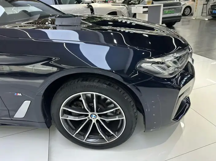 BMW 5 Series 2022 Model Facelift II 525Li M Sports Set – фото 9
