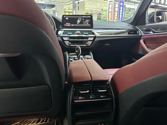 BMW 5 Series 2022 Model Facelift II 525Li M Sports Set – фото 10