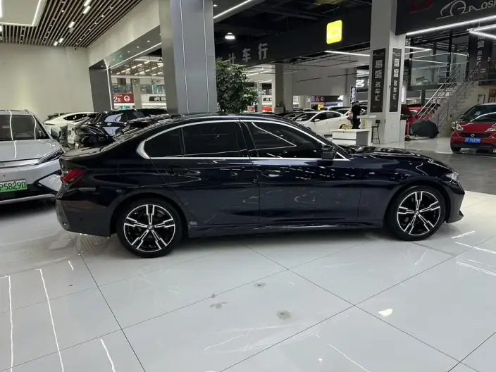 BMW 3 Series 2023 Model 325i M Sports Set – фото 6