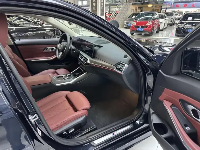 BMW 3 Series 2023 Model 325i M Sports Set – фото 8