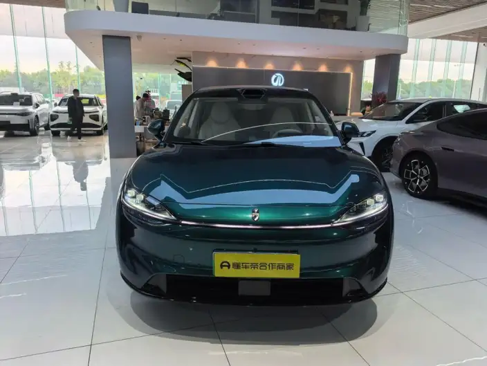 Luxeed R7 2024 Model Extended Range 37kWh Max Rear Drive Edition