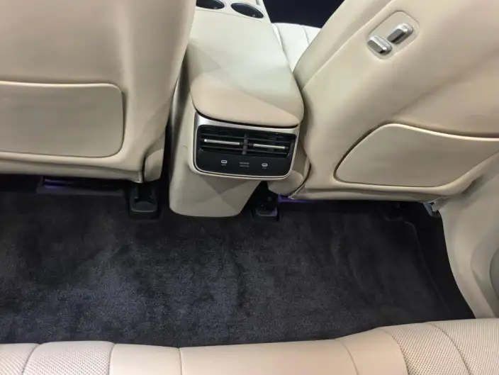 Luxeed R7 2024 Model Extended Range 37kWh Max Rear Drive Edition – фото 7