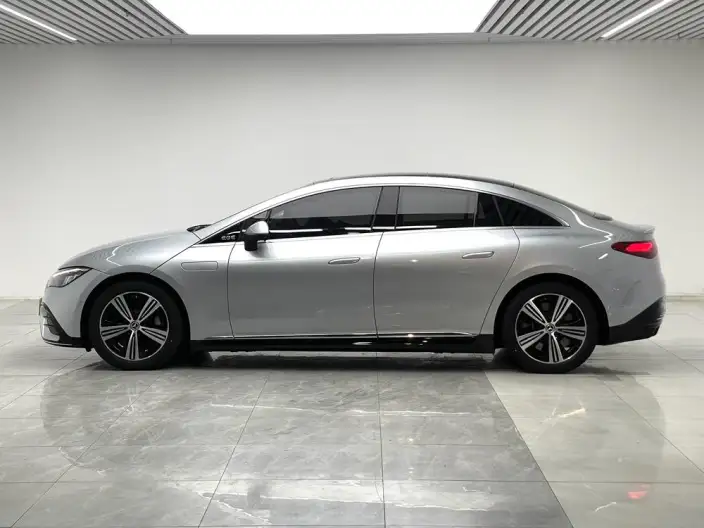 Mercedes-Benz EQE 2022 Model EQE 350 Deluxe Edition – фото 4