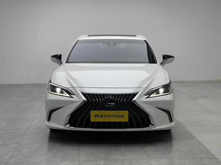 Lexus ES 2024 Model 200 Premium