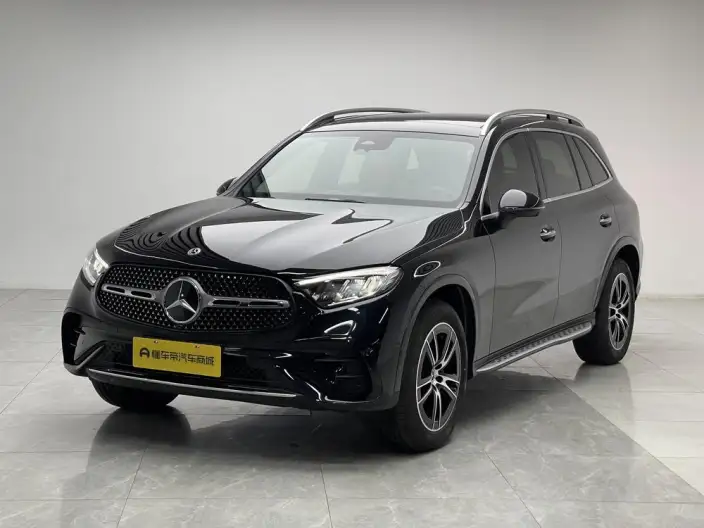 Mercedes-Benz GLC 2025 Model GLC 260 L 4MATIC Luxury Model 5 seat – фото 1