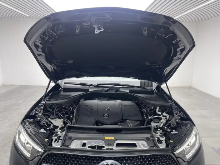 Mercedes-Benz GLC 2025 Model GLC 260 L 4MATIC Luxury Model 5 seat – фото 10