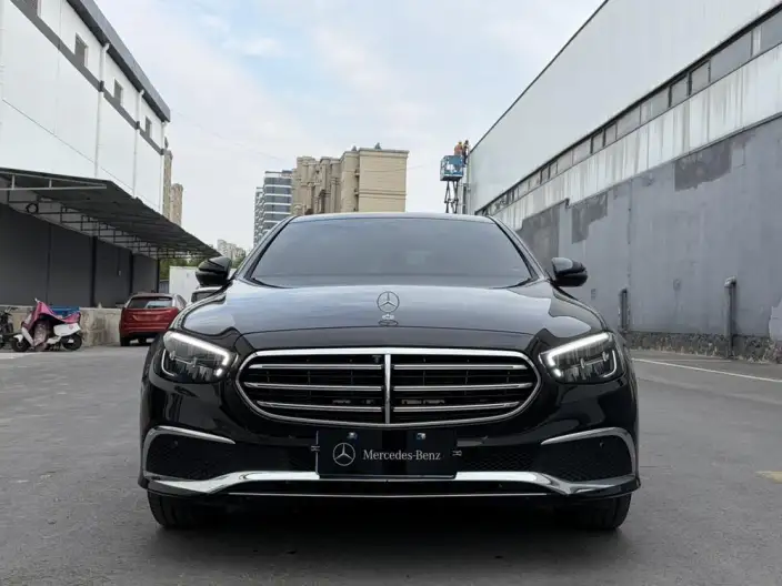 Mercedes-Benz E-Class 2023 Model E 300 L Fashion Model sedan – фото 2
