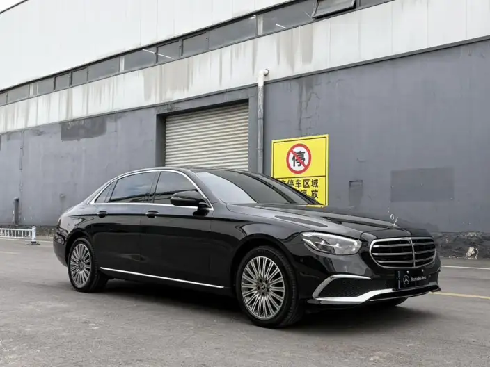 Mercedes-Benz E-Class 2023 Model E 300 L Fashion Model sedan – фото 3