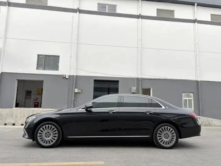 Mercedes-Benz E-Class 2023 Model E 300 L Fashion Model sedan – фото 4